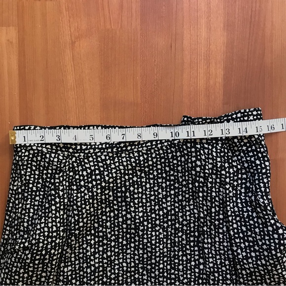 LIZ CLAIBORNE | Vintage 80’s Black MIDI Skirt w/ Cream Floral Spots - Picture 14 of 14